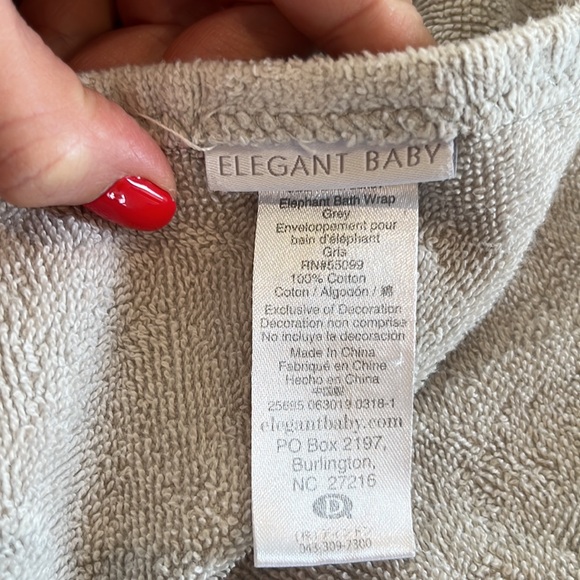 Elegant baby gray elephant hooded baby towel - Picture 3 of 4